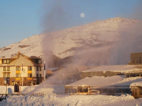 Perisher Manor Hotel - Tourism Gold Coast 3