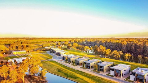 Perricoota Waters - Echuca Holiday Homes - Tourism Gold Coast 2
