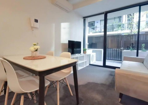 PR126-1 BR Comfy Stay Next To Station With FREE Parking - Tourism Gold Coast 3