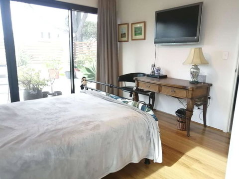 Private & Cosy! Master Bedroom In Perth With Garden View - Tourism Gold Coast 1