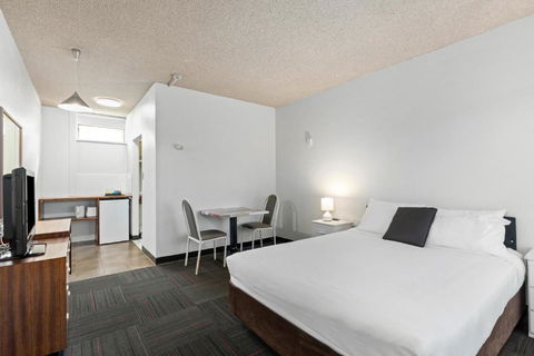 Red Carpet Motel - Tourism Gold Coast 1