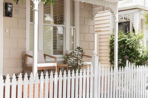 Prahran Timeless & Modern Haven, With Parking - Tourism Gold Coast 0