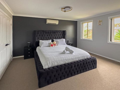 Prestons Dream Holiday 4 Bedroom - Gold Coast 0