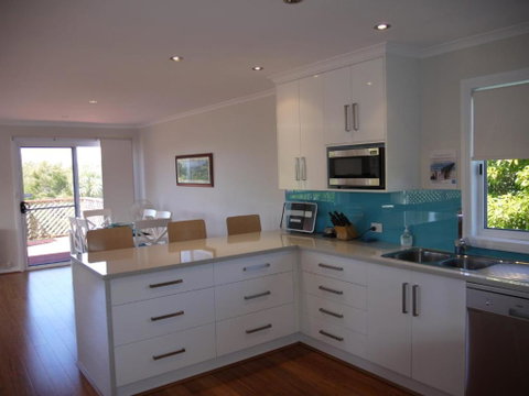 Prime Location - Totally Refurbished - Tourism Gold Coast 1