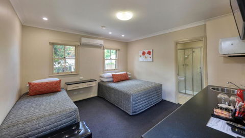 Prince Of Wales Hotel Gulgong - Tourism Gold Coast 0