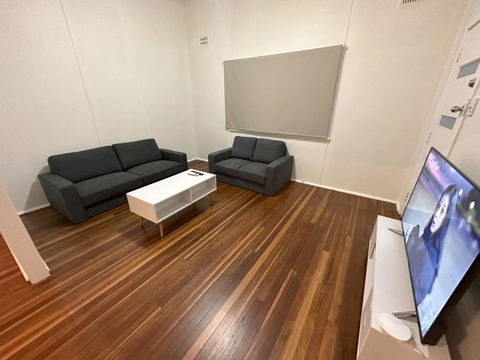 Private 1 Bedroom Apartment With Fenced Yard - Tourism Gold Coast 3