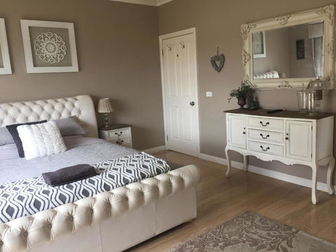 Private Bedroom In Modern Farm Homestead - Tourism Gold Coast 1