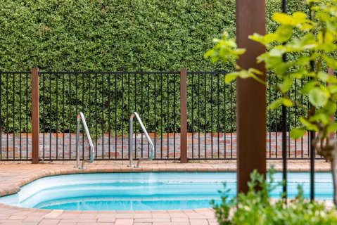 Private Pool Retreat In Watson - Tourism Gold Coast 0