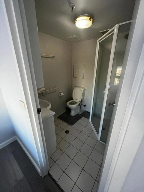 Private Room With Ensuite In The CBD - Tourism Gold Coast 3