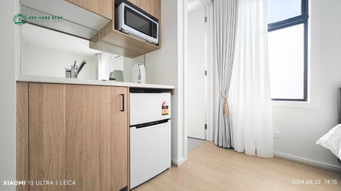 Private Suite With Queen Bed TV - Room 11 - Tourism Gold Coast 2