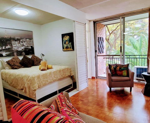 Quaint & Tranquil Subiaco 1 Bedroom Apartment - Tourism Gold Coast 2