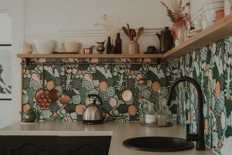 Quaint And Intimate 1-bed Seaside Cottage - Tourism Gold Coast 0