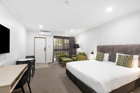 Presidential Motel - Tourism Gold Coast 1