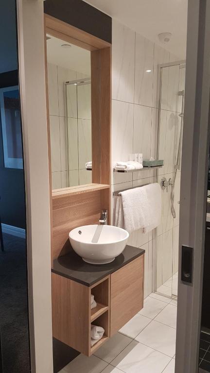 Quest East Melbourne - Tourism Gold Coast 2
