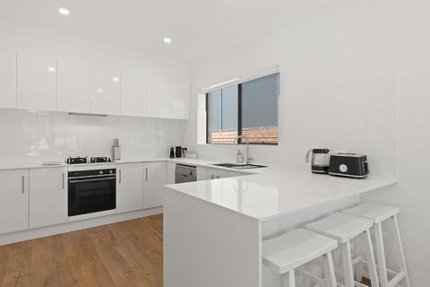 Quiet 2-Bed Retreat With Private Courtyard - Tourism Gold Coast 1