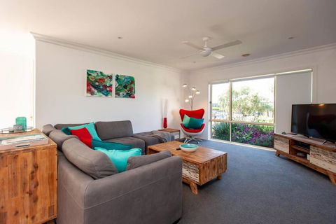 R&R By The Bay In Prime Location - Tourism Gold Coast 2