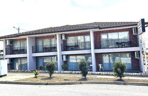 Rainbow Motel Queanbeyan - Tourism Gold Coast 2