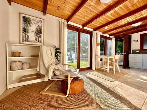 Private Access Retreat 1 Queen Bedroom W Stunning Pool And Ocean Views - Tourism Gold Coast 0