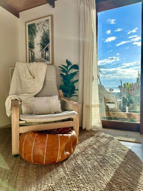 Private Access Retreat 1 Queen Bedroom W Stunning Pool And Ocean Views - Tourism Gold Coast 3
