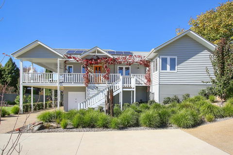 Autumn Home - Our Place At Bright - Tourism Gold Coast 0