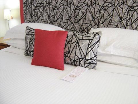 Avaleen Lodge Motor Inn - Tourism Gold Coast 0