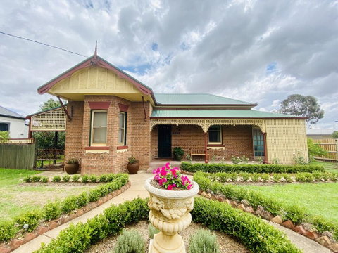 Avoca House - Circa 1900 Gorgeous Federation Home - Tourism Gold Coast 0