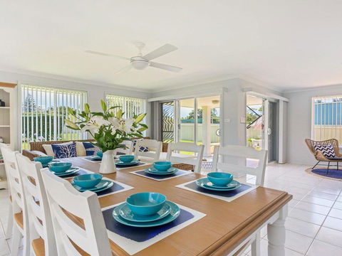 Azure Waters - Perfectly Positioned With Ocean Views - Tourism Gold Coast 2