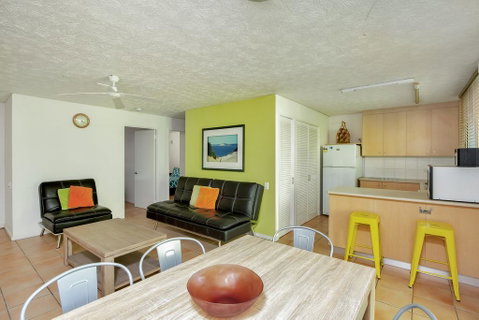 Baden 35 - Rainbow Shores, Walk To Beach, Pools, Tennis Court - Tourism Gold Coast 1