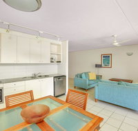 Baden 61 - Rainbow Shores Air conditioned Unit Walk To Beach Pool Tennis court - Tourism Gold Coast