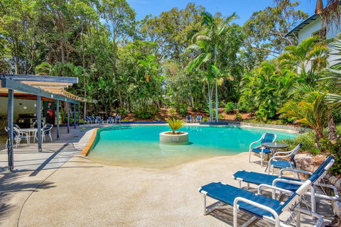 Baden 72 - Rainbow Shores, Stroll To The Beach, Air Con, Swimming Pools - Tourism Gold Coast 2