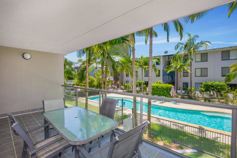 Baden 72 - Rainbow Shores, Stroll To The Beach, Air Con, Swimming Pools - Tourism Gold Coast 0