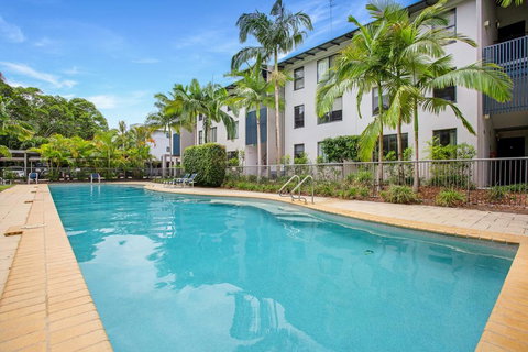 Baden 77 - Rainbow Shores, Pools, Outdoor Spa, Walk To Beach - Tourism Gold Coast 1