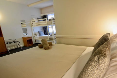 Barclay On View - Tourism Gold Coast 1
