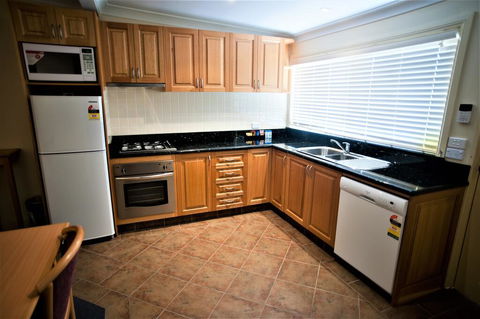 Bathurst Heritage Motor Inn - Tourism Gold Coast 1