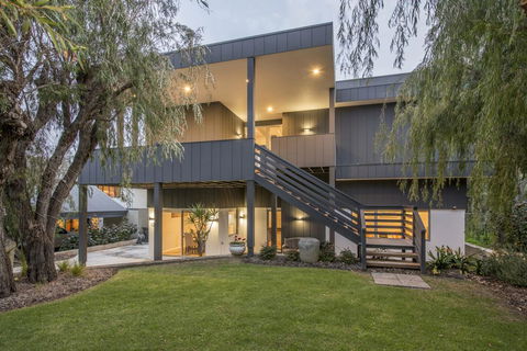 Bay View Retreat - Stunning Ocean Views And 300 Metres To Beach - Tourism Gold Coast 0