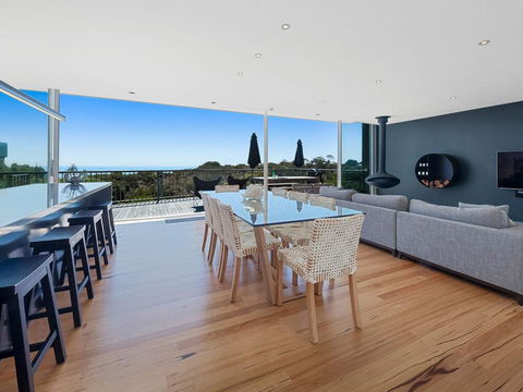 Bay Vista - Amazing Bay Views With The Beach At Your Doorstop! - Gold Coast 1