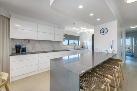 Bayview Apartments Rainbow Bay - Tourism Gold Coast 2