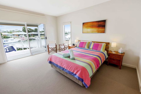 Beach 2 - Waterfront Villa And Beach - Tourism Gold Coast 1