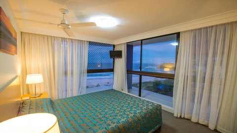 Beach House Seaside Resort - Tourism Gold Coast 3