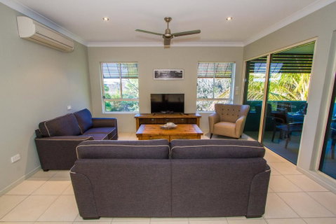 Beach Pad 2 - Tourism Gold Coast 3