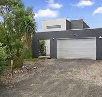 Beach Retreat on Medina - Tourism Gold Coast