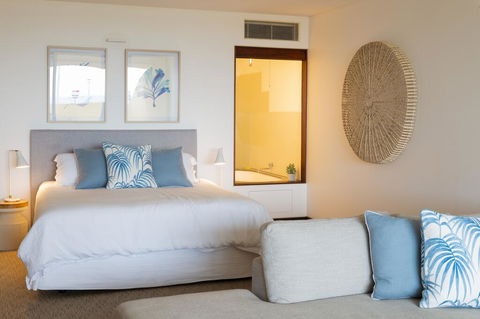 Beach Suites - Tourism Gold Coast 3