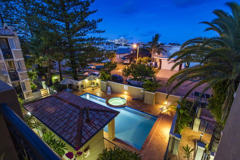 Beaches On Wave Street - Tourism Gold Coast 1