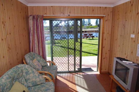 Beachfront 5, 25 Willow Street - Tourism Gold Coast 3