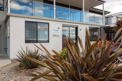 Beachfront Apartment Blackmans Bay - Tourism Gold Coast 1