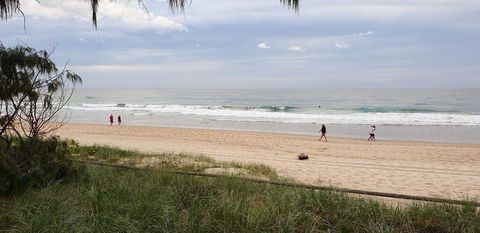 Beachfront Homely APT CBD Sleeps 8 Pool Spa Sauna Tennis AC WiFi - Tourism Gold Coast 3
