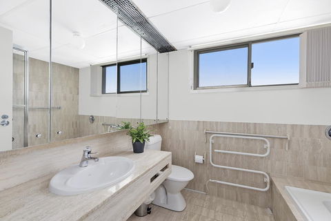 Beachfront On Werrina - Tourism Gold Coast 3