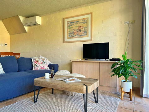 Riverview Holiday Apartment 92 - Kalbarri WA - Tourism Gold Coast 3