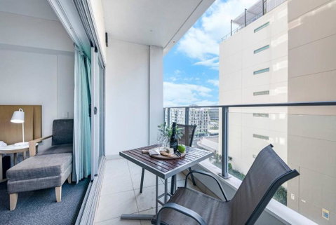 Resort-Style Sister Studios - Double Delight In The CBD - Tourism Gold Coast 2