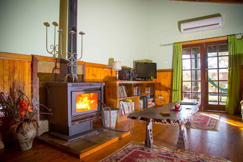 Red Tractor Retreat - Tourism Gold Coast 3